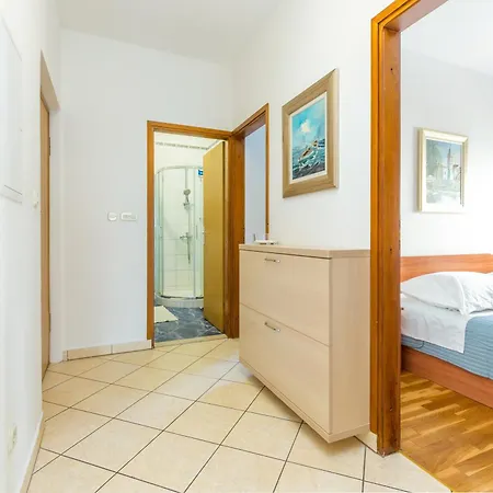 With Parking Space - 24252 公寓 *