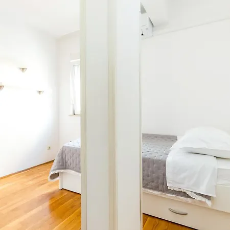 Apartment With Parking Space - 24252