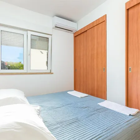 Apartment With Parking Space - 24252 Split